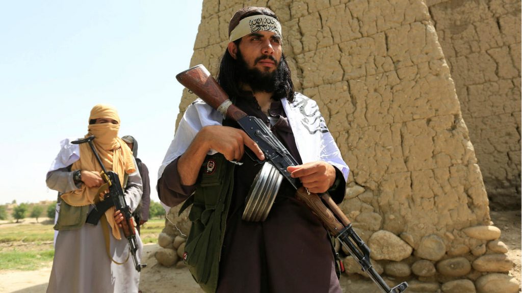LOS TALIBANES VIOLARON EL ACUERDO DE PAZ Y EE.UU BOMBARDEÓ POSICIONES DEL  GRUPO TERRORISTA EN AFGANISTÁN -