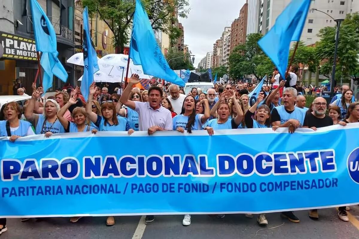 LOS GREMIOS DOCENTES ANUNCIARON UN PARO NACIONAL PARA EL LUNES 4 DE ...