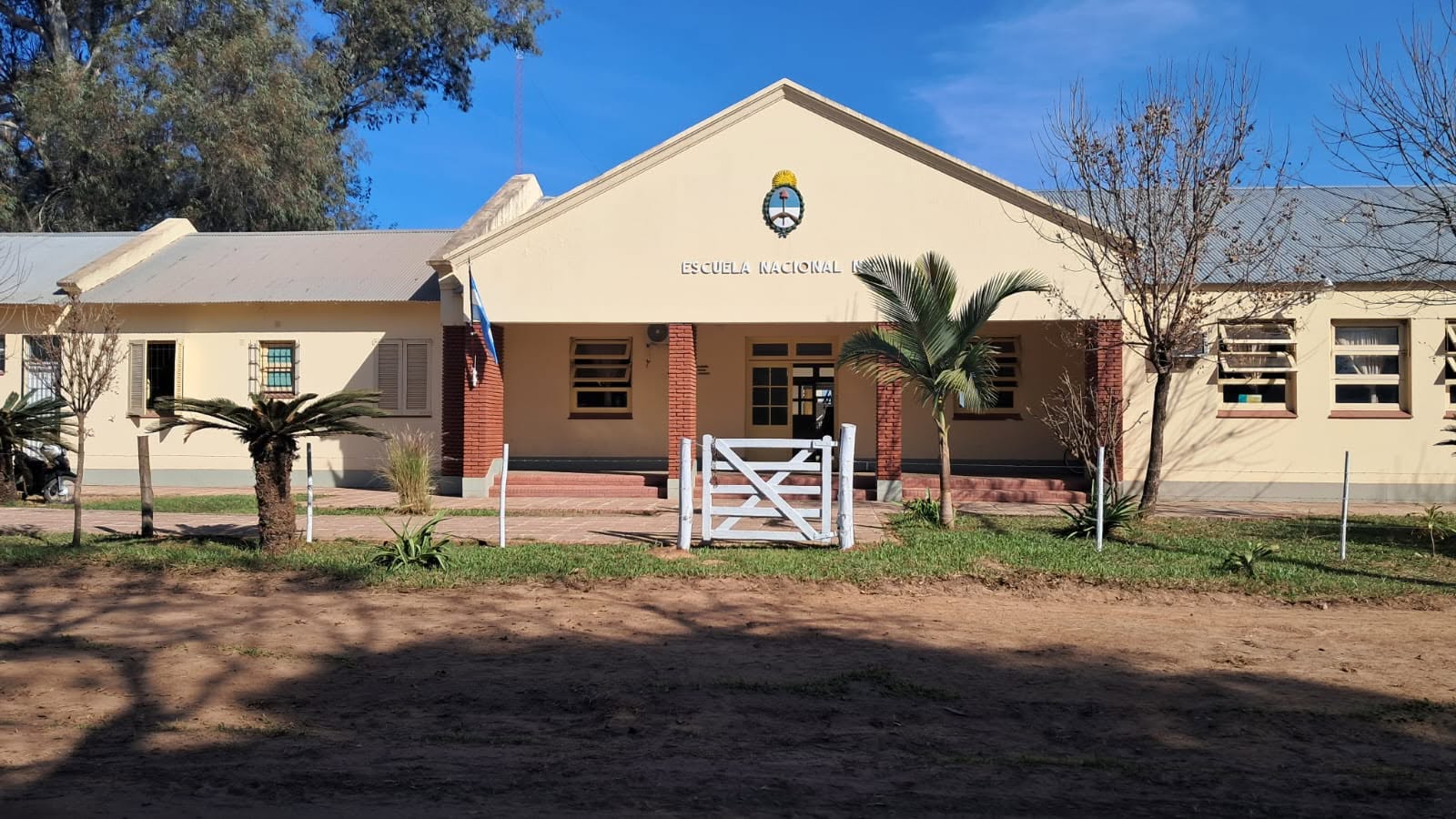 La Escuela N° 412 'Segundino Riquelme' celebró 120 años de compromiso con la educación en Lomas Este